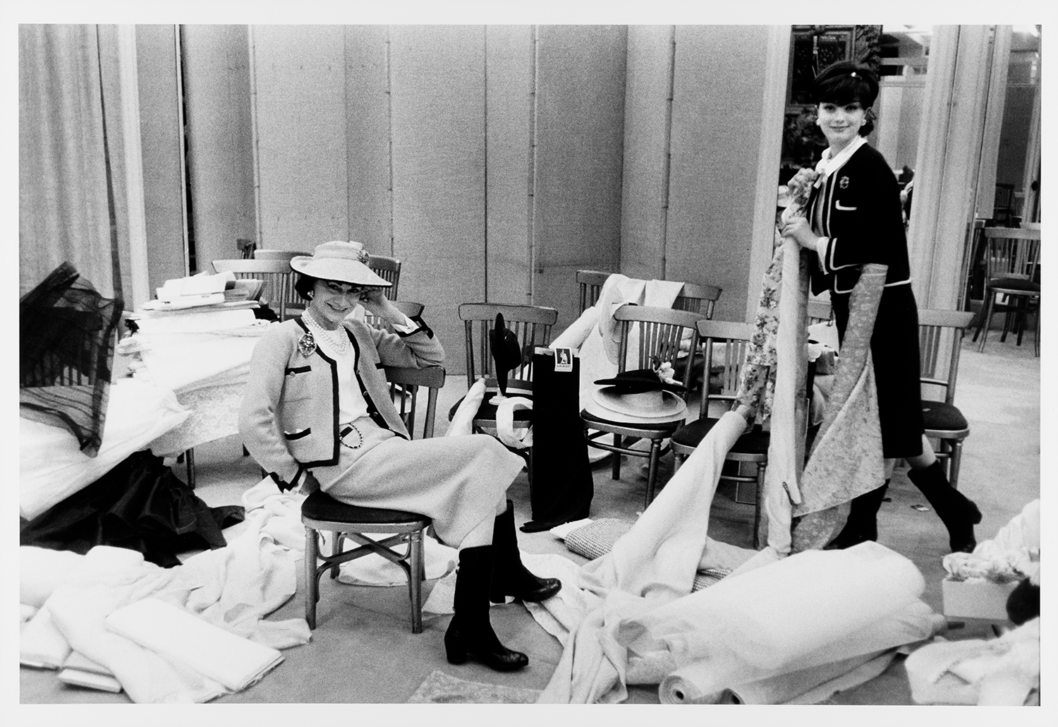 03_∏Coco-Chanel-and-Marie-HÇläne-Arnaud,-photographed-by-Willy-Rizzo---Paris-1959,-exhibited-at-the-Studio-Willy-Rizzo_LD