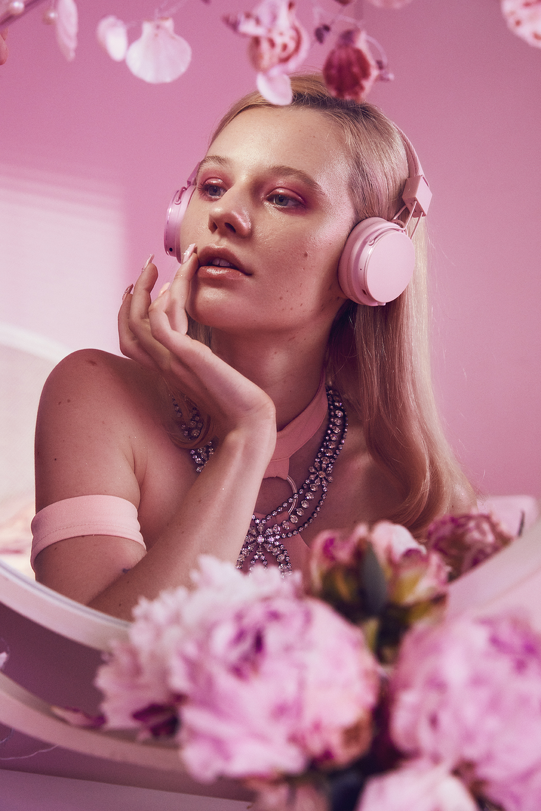 Urbanears_Pink_collection_by_Arvida_Bystrom_Plattan2Bluetooth_01